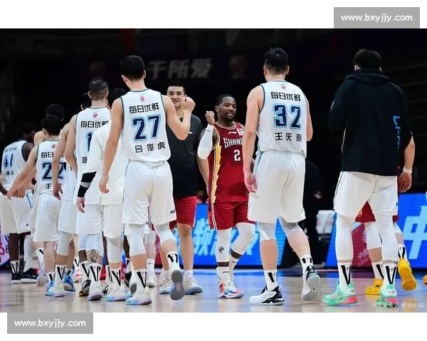 篮板争夺激烈对抗战术解析与球员能力提升策略研究